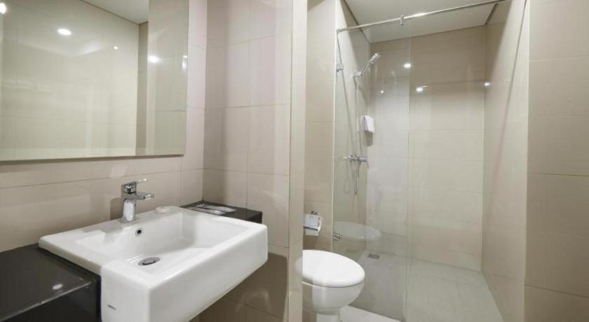 Hi Hotel Senen جاكرتا المظهر الخارجي الصورة